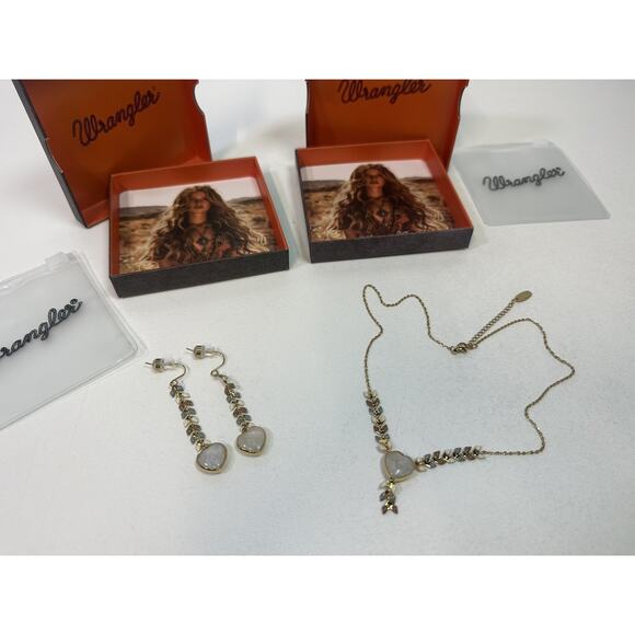 Wrangler Jewelry Set Gold Plated Necklace Earrings Dangle Heart Moonstone‎ Boho - Picture 1 of 9